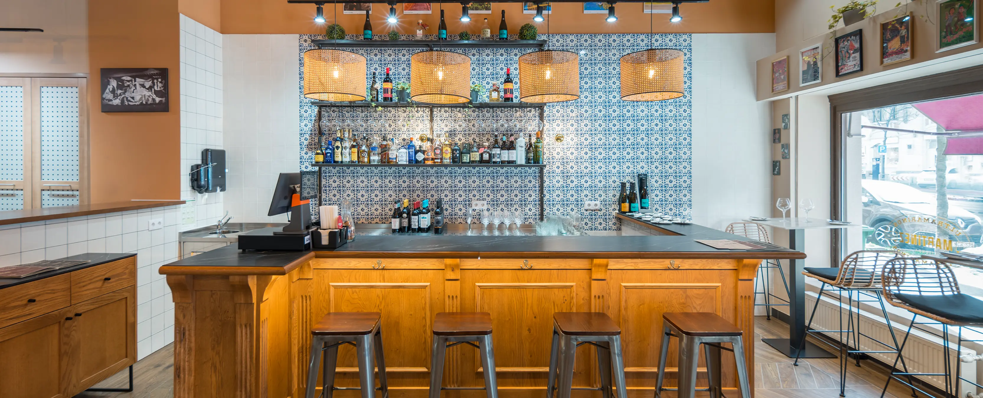 Ultramarinos Martínez